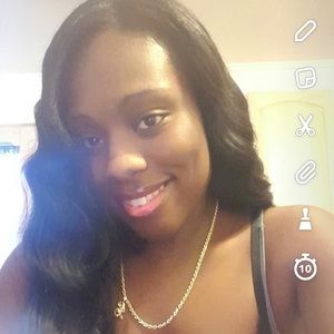 Meet your Posher, Lakia